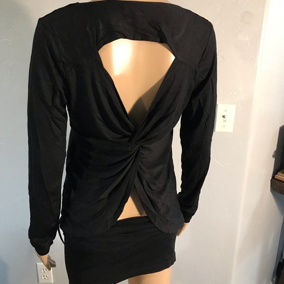 Black Open twist back top. Long sleeve cute/sexy - Picture 4 of 8